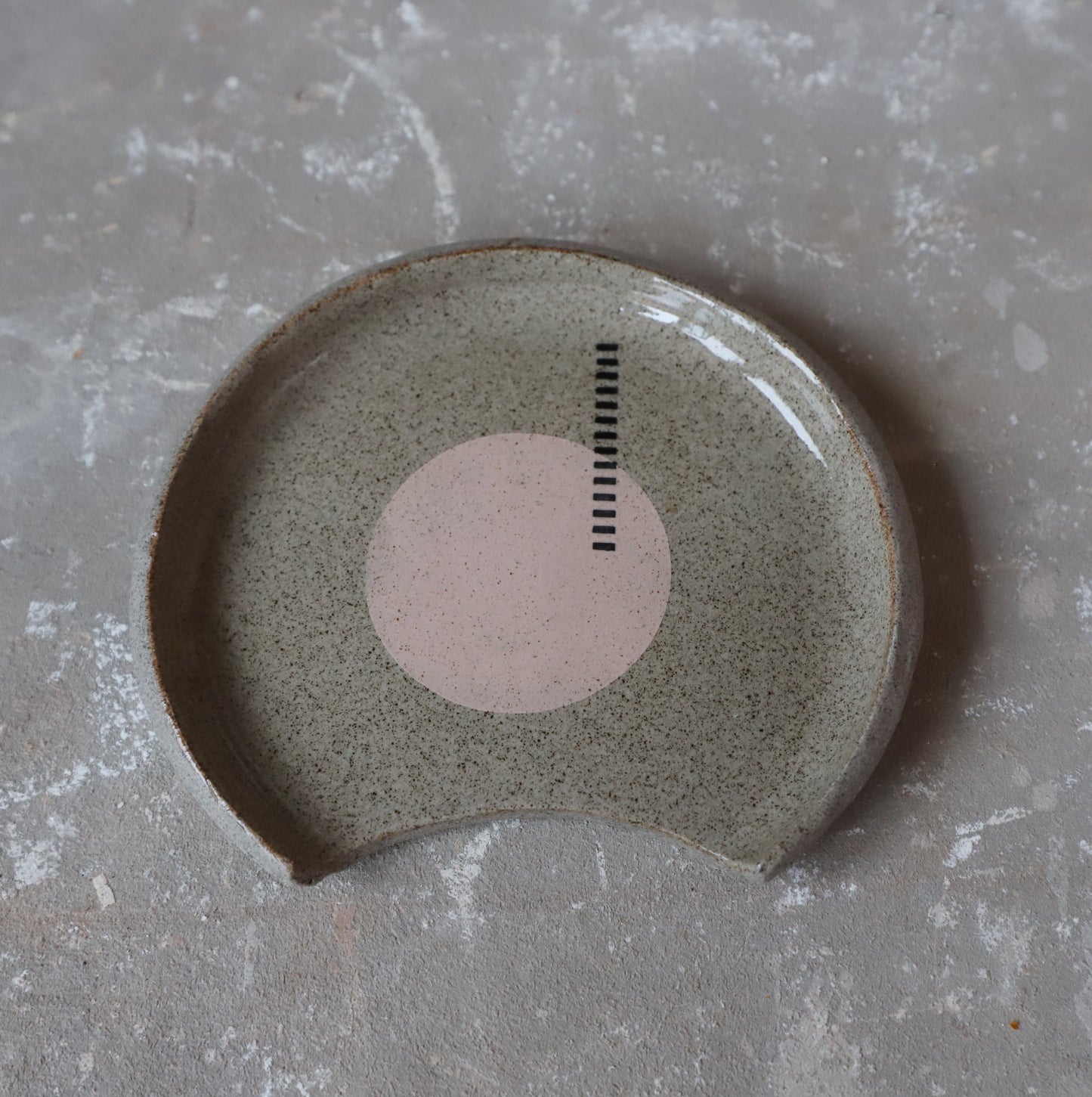 Spoon Rest in grey stoneware with pink circle geometric design