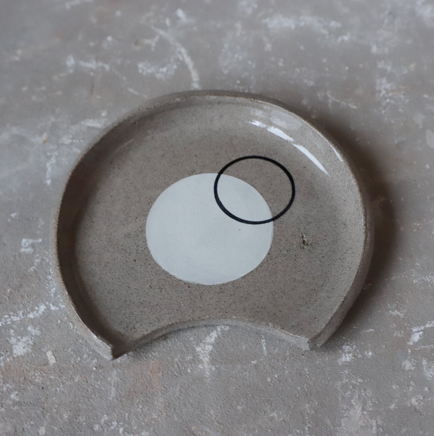 Spoon Rest in grey stoneware with white circle geometric design