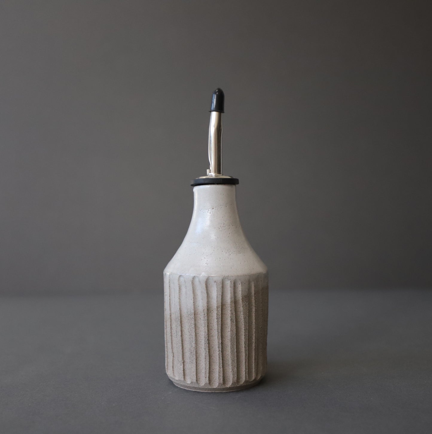 Oil pourer