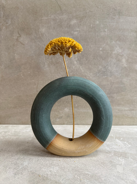 Donut vase