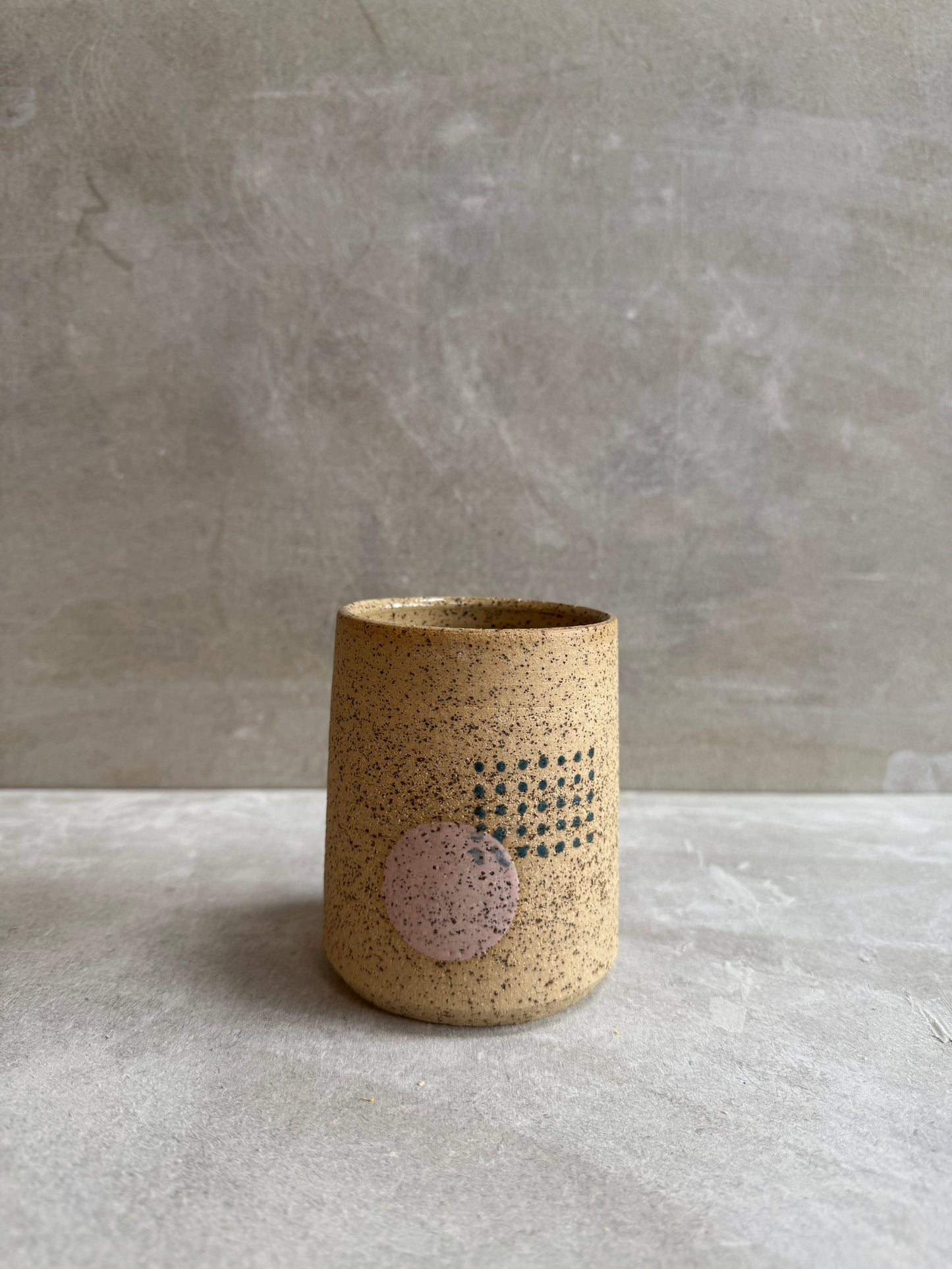 vase / utensil pot