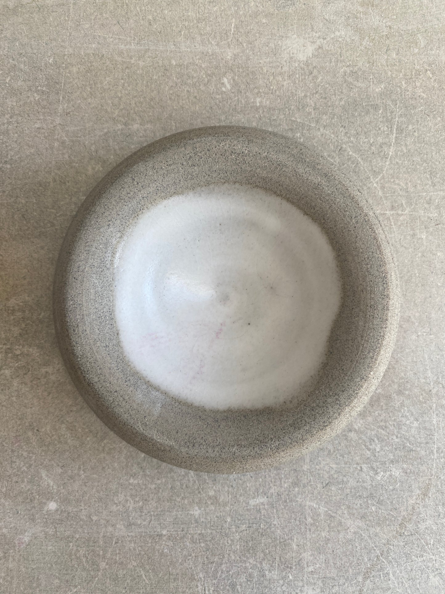 Hollow rimmed dish
