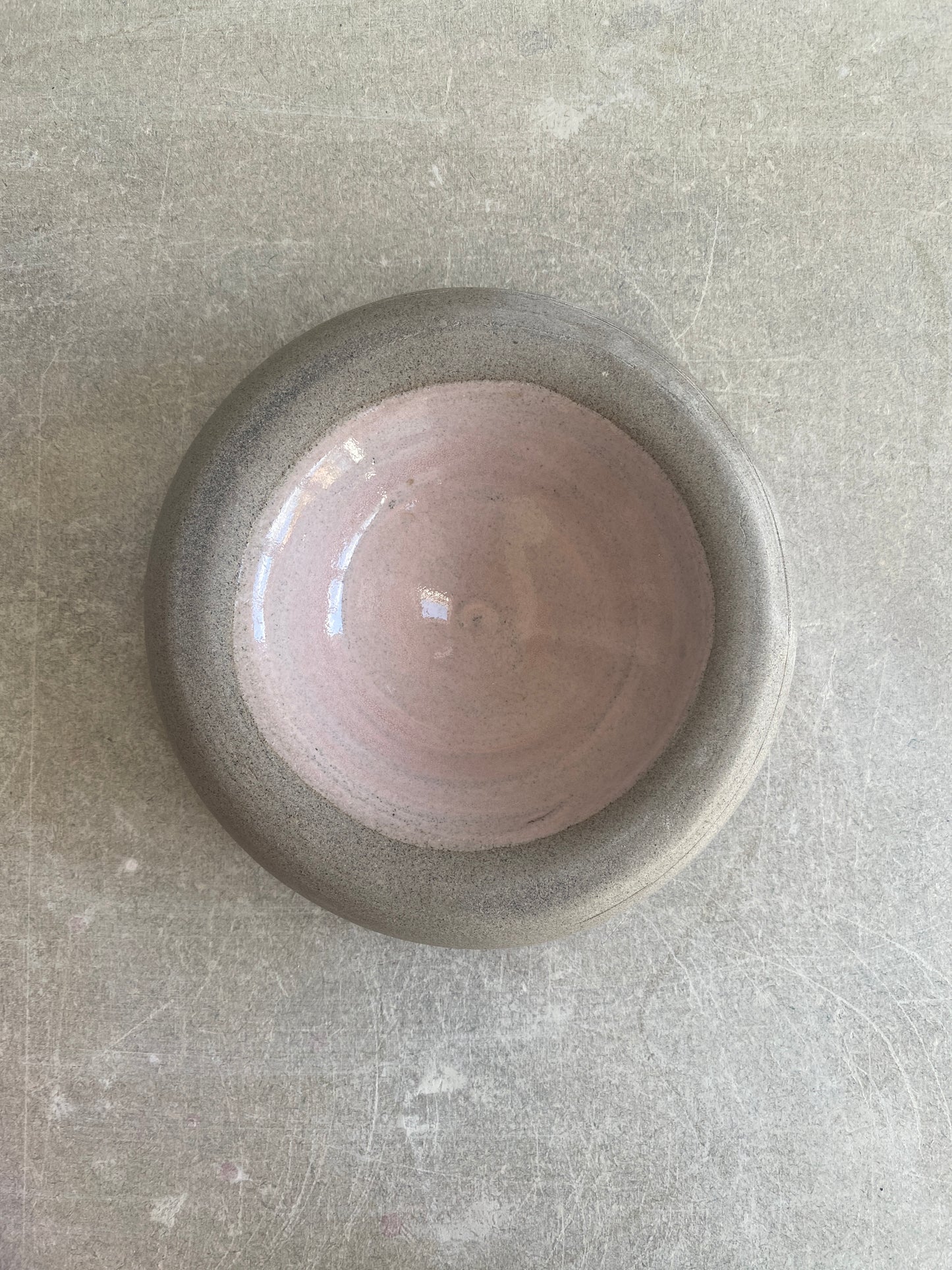Hollow rimmed dish