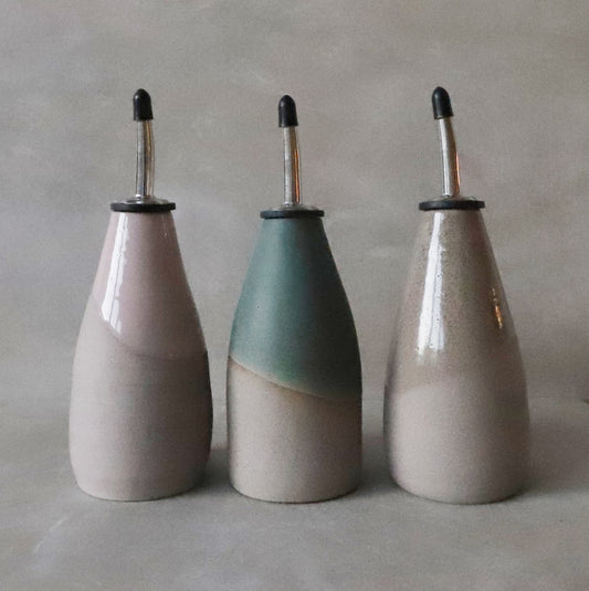 Oil pourer